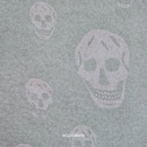 Alexander McQueen Silk Chiffon Classic Skull Scarf Sage Green - Picture 15 of 16